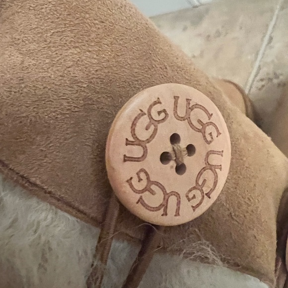 UGG boots - Picture 3 of 5